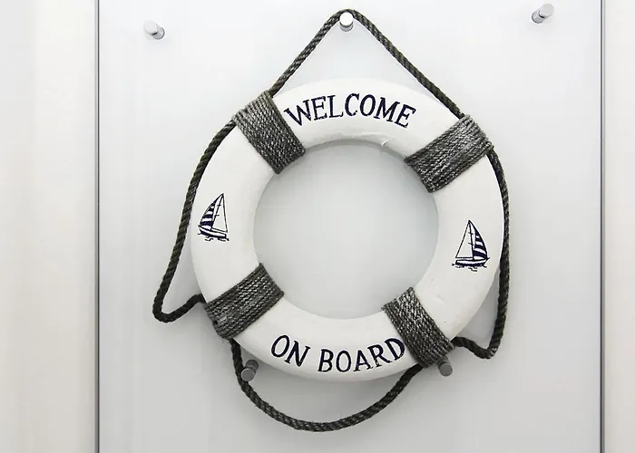 別荘 Am Yachthafen In *